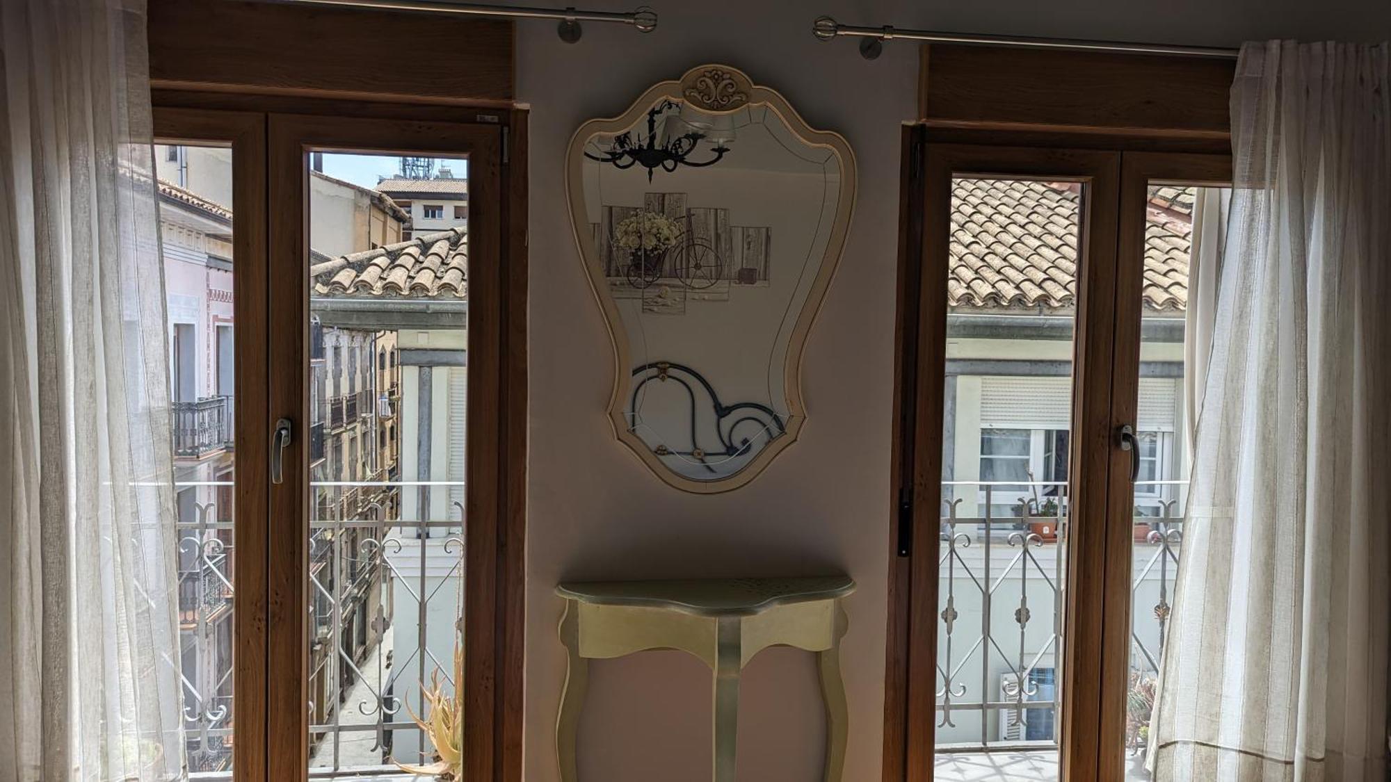 Apartamento Abside De San Juan III Estella Dış mekan fotoğraf